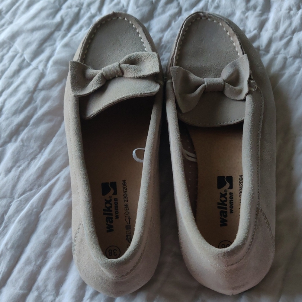 Size 38 slip on tan women's shoes